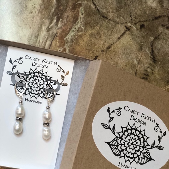 Responsible Freshwater Pearl Earrings - Picture 5 of 8